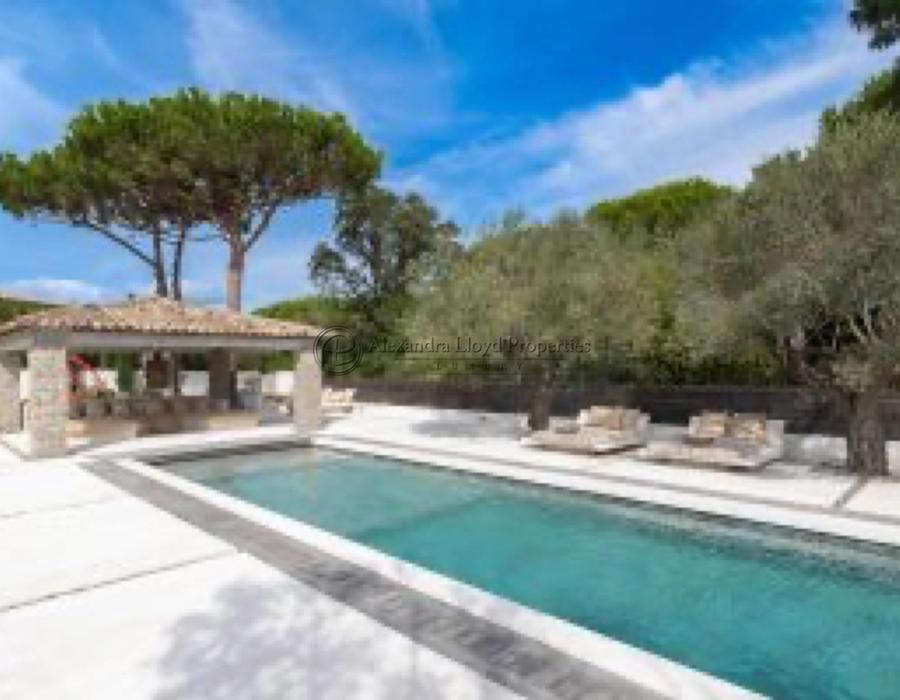 Wonderful contemporary house in the Salins area of Saint Tropez 6