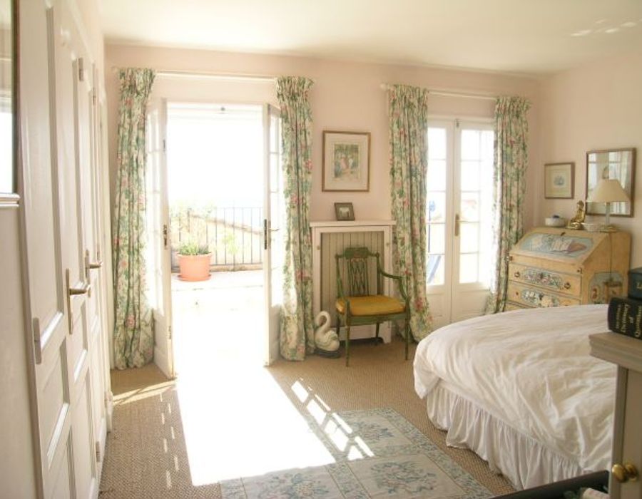 Palladian villa in a private domain in Valbonne with sea views. 2