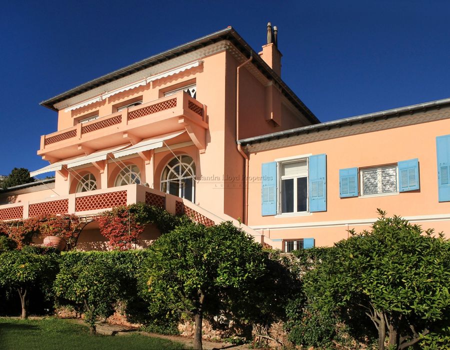 New on the rental market - Belle Epoque Villa in Cap d'Ail 4