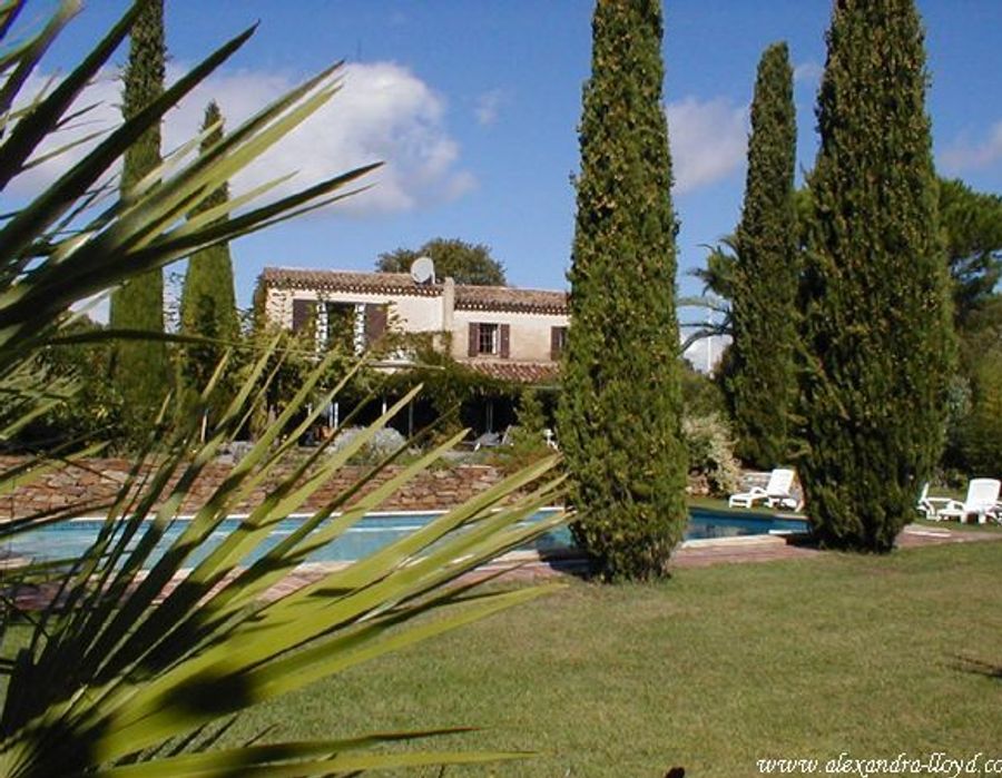 Provencal villa in la Croix Valmer 1
