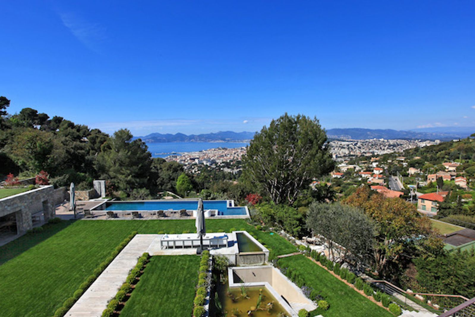 STUNNING! CONTEMPORARY! CANNES!