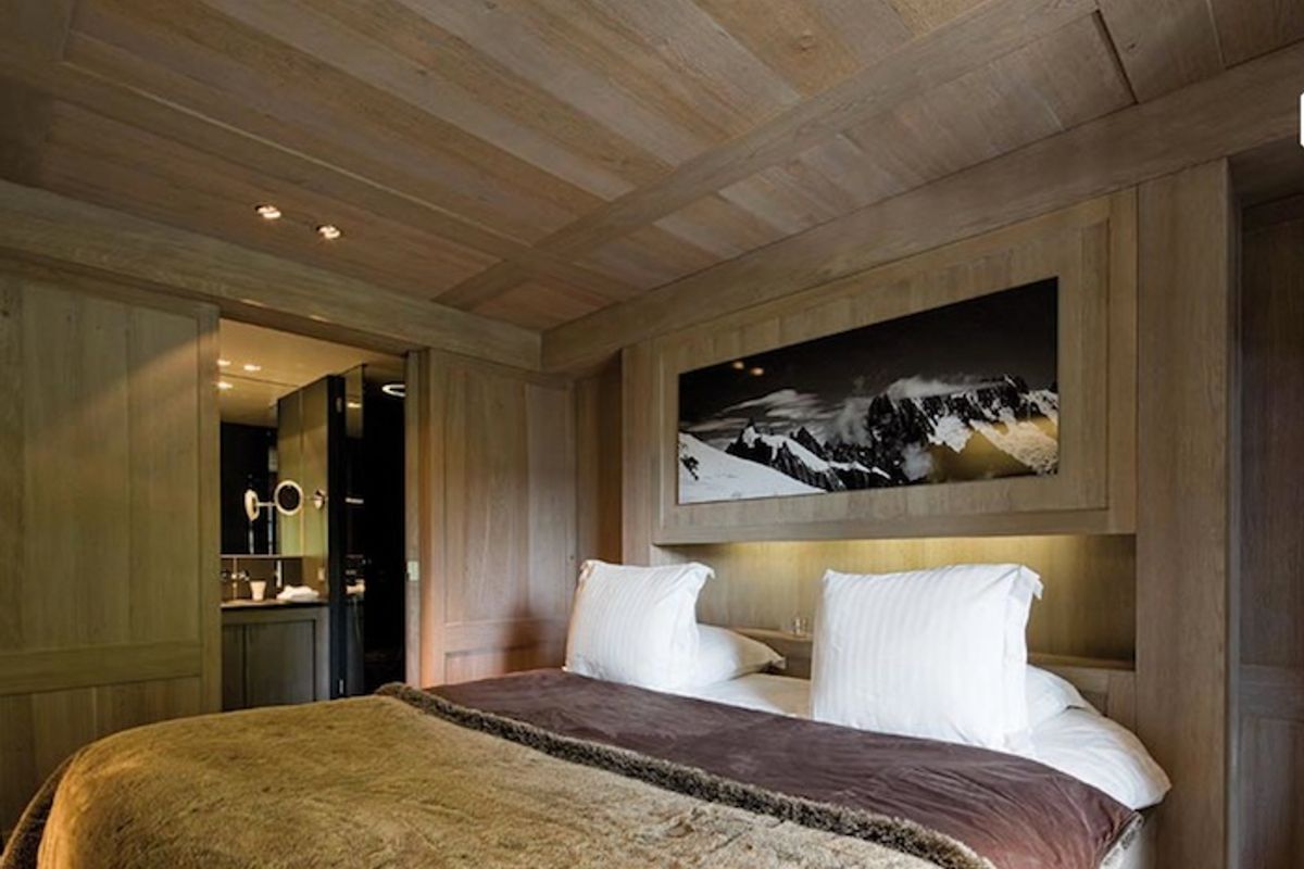 Ski in-Ski out luxury apartment in Courchevel