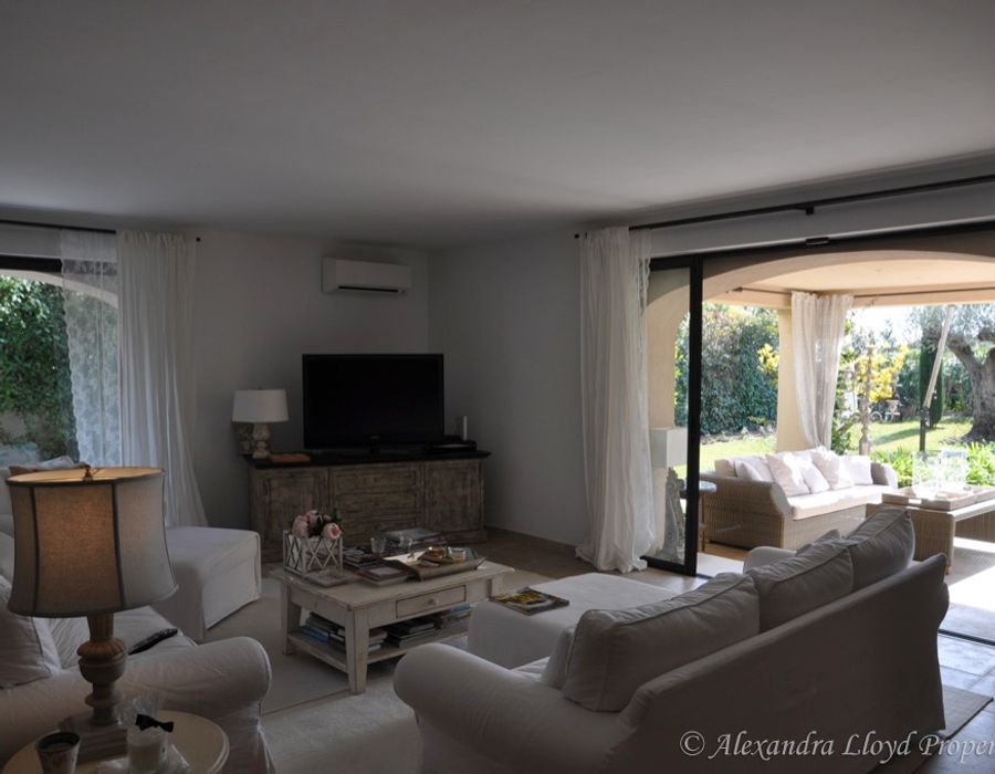 Charming summer house in Les Parcs de Saint Tropez 6