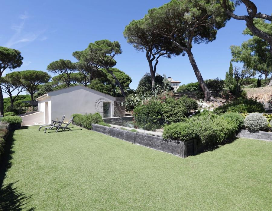 Les Parcs de Saint-Tropez: Exquisite Sunset Villa Overlooking Canoubiers Bay 5