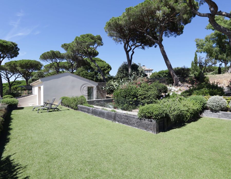 Les Parcs de Saint-Tropez: Exquisite Sunset Villa Overlooking Canoubiers Bay 5