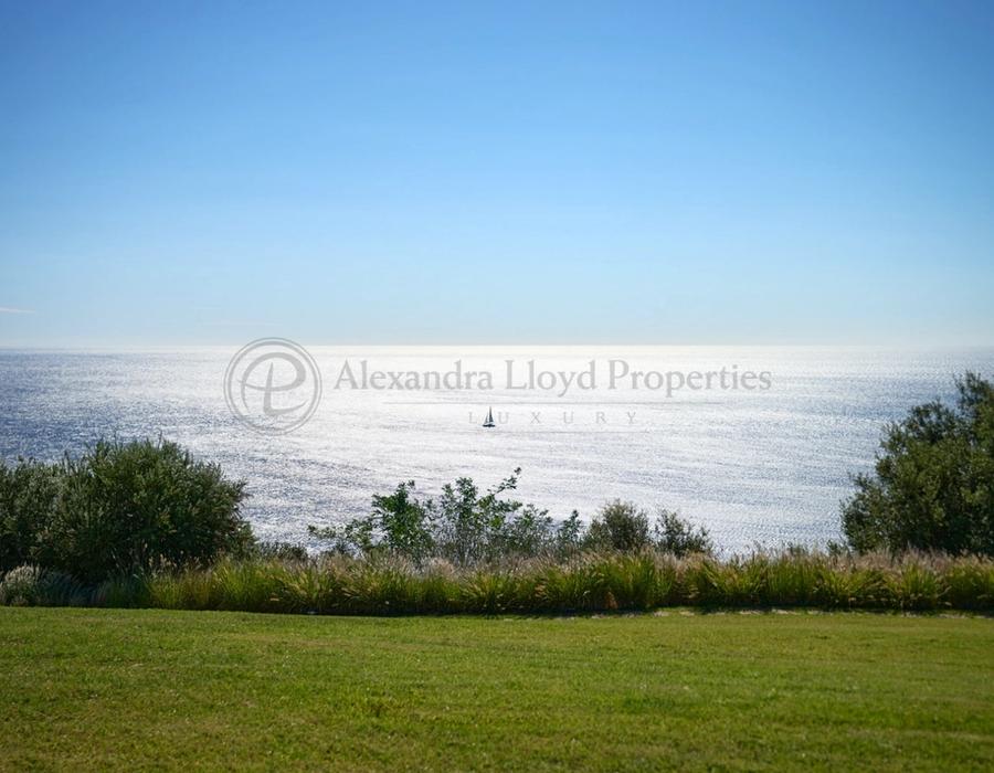 Prestigious Property for Rent in Ramatuelle with Refined Elegance 6