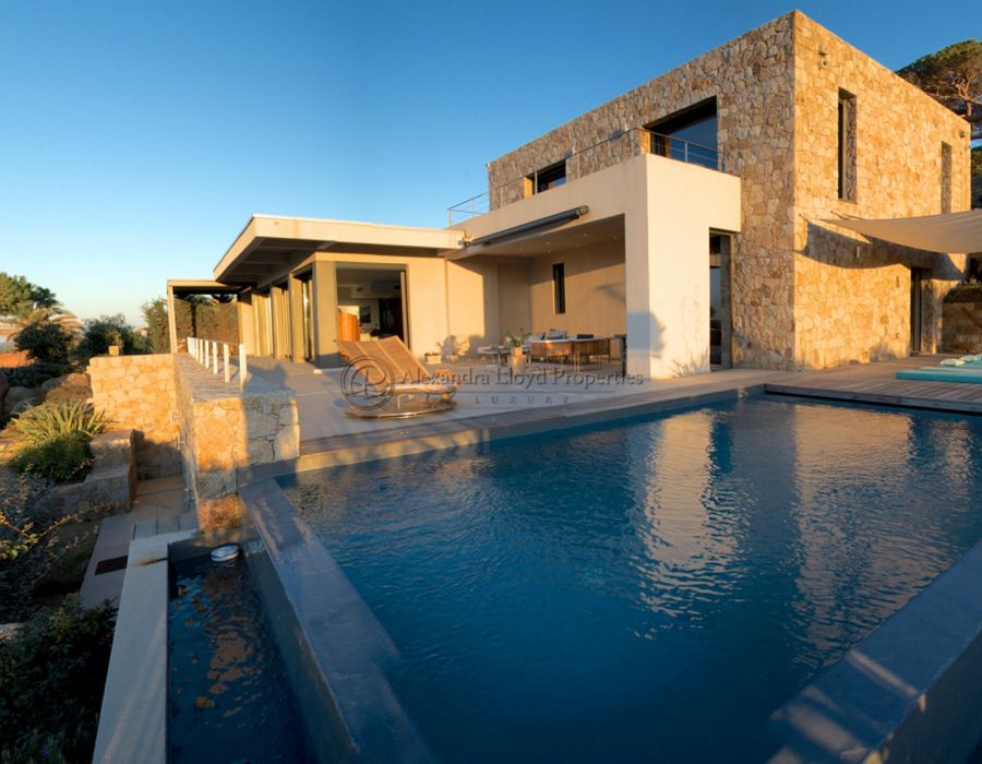 A magnificent contemporary villa in Calvi, North Corsica 3