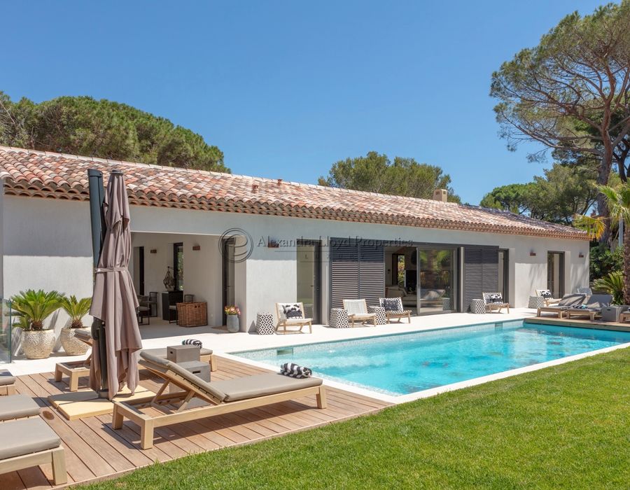 A five bedroom contemporary villa for rent in Le Parc des Salins, Saint Tropez 5