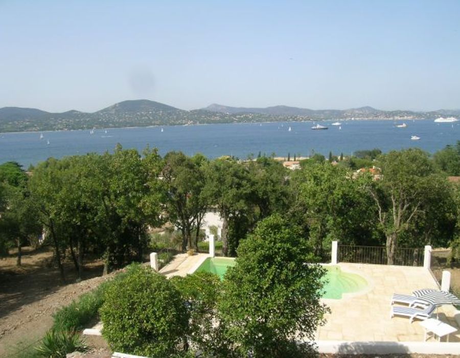 A charming villa located in a private domain in Saint Tropez 5
