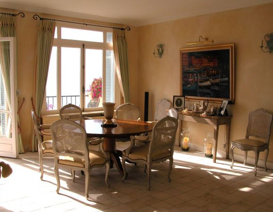 Overlooking the Cap Ferrat, a stunning property with a lovely interior 2