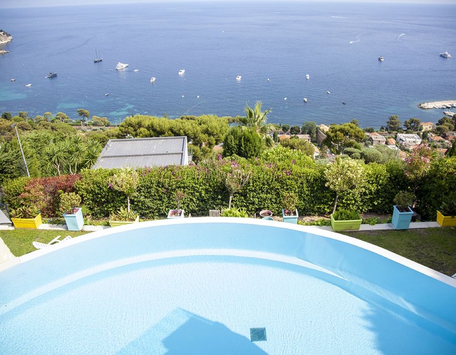 Magnificent contemporary property with stunning views, located in Eze Bord de Mer 3