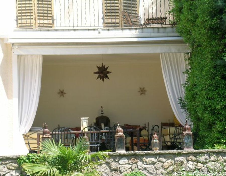 A substantial and elegant period villa on the Cap d'Antibes 2