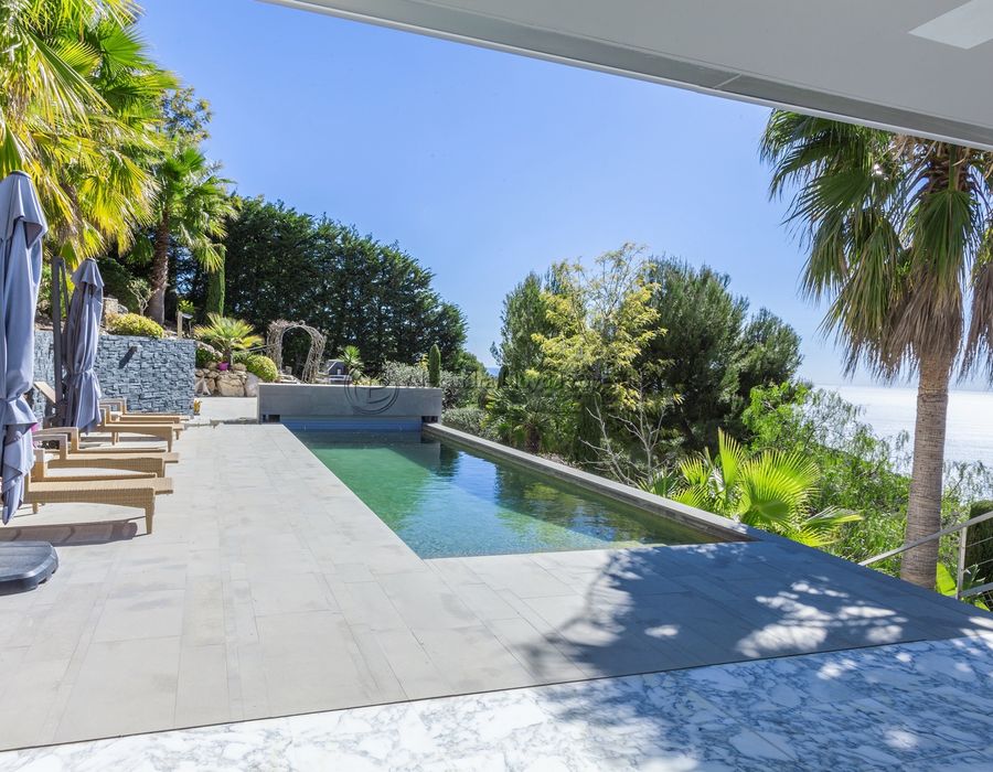 Located in the Ultra Sophisticated Domaine Val des Costes, Eze 4