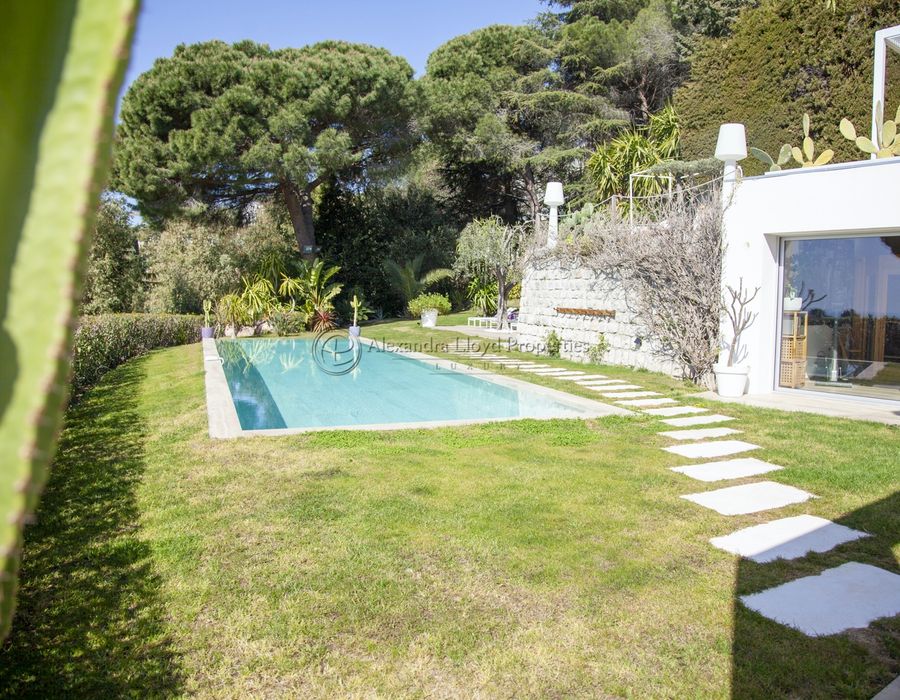 A stunning property for rent in Cannes La Croix des Gardes 6