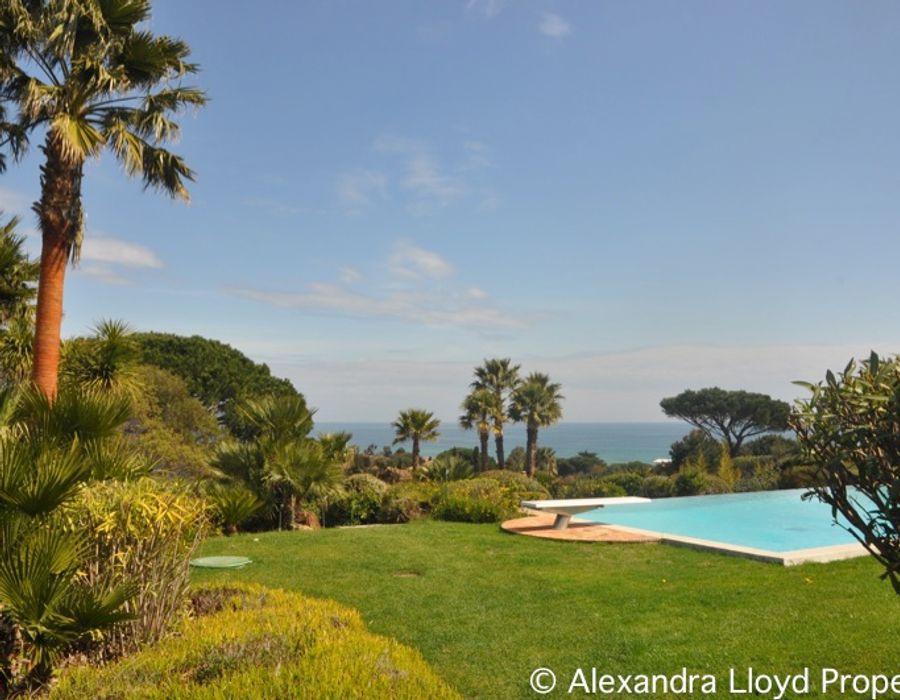 Lovely Tropezian style villa with sea views next to the Club 55 6
