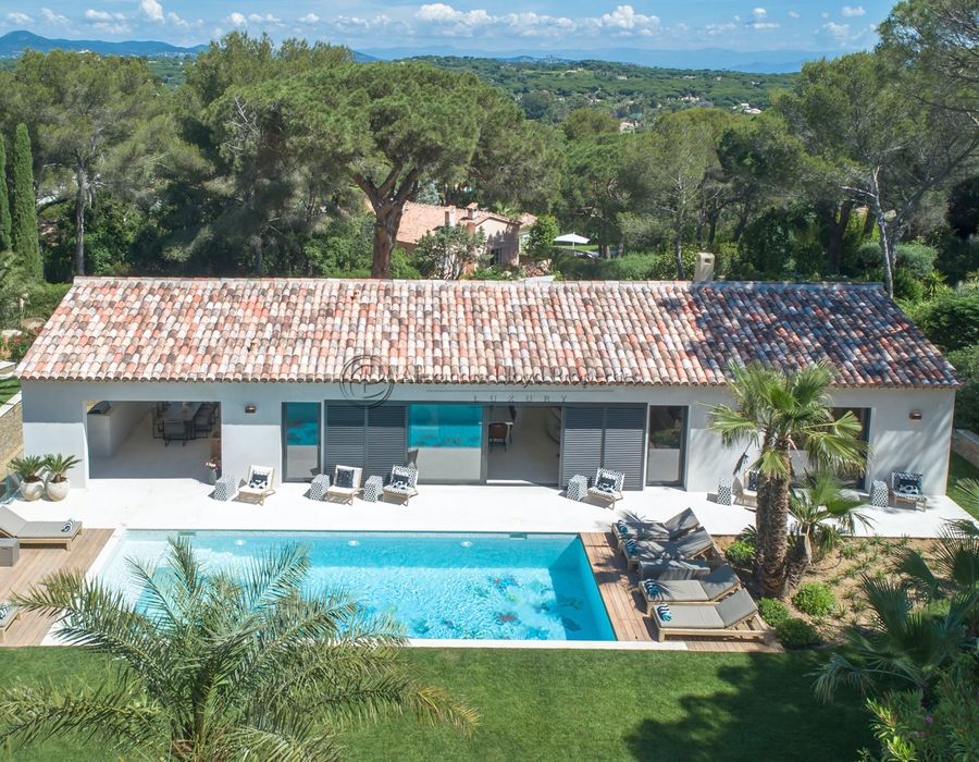 A five bedroom contemporary villa for rent in Le Parc des Salins, Saint Tropez 3