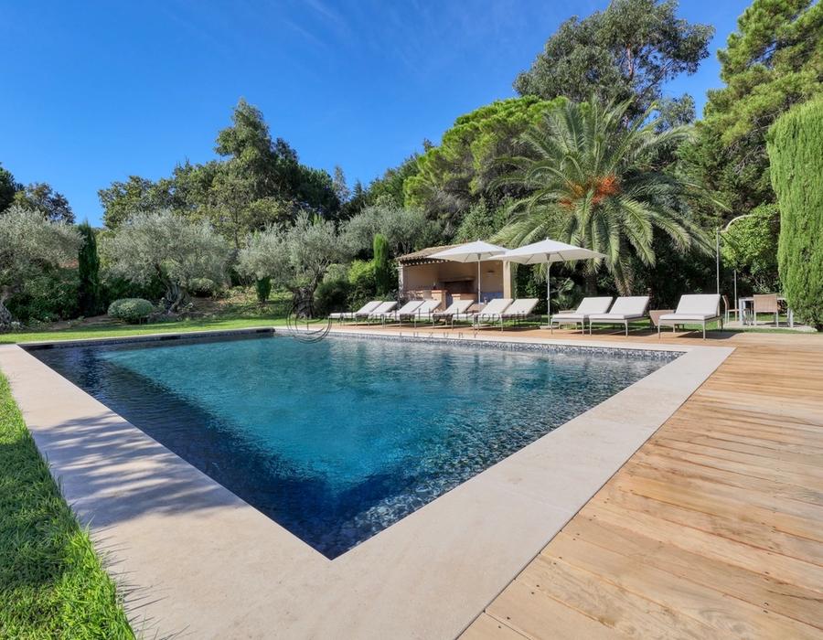 A wonderful property located in Ramautelle, fabulous interior 2