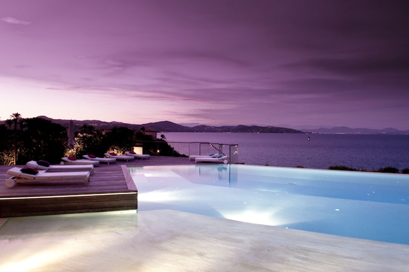 Waters edge property in 'Les Parcs de Saint Tropez'