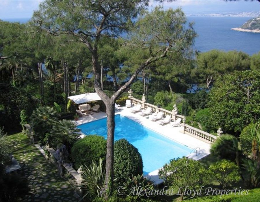 Spectacular Residence on the exclusive Cap Ferrat peninsula 1