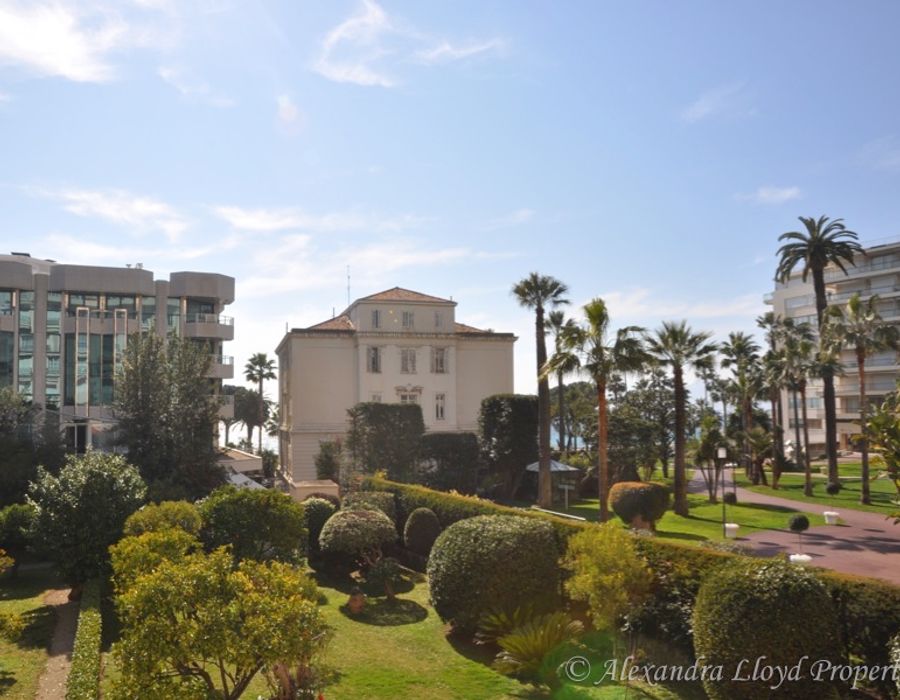 An excellent location, a step from La Croisette in Cannes 5