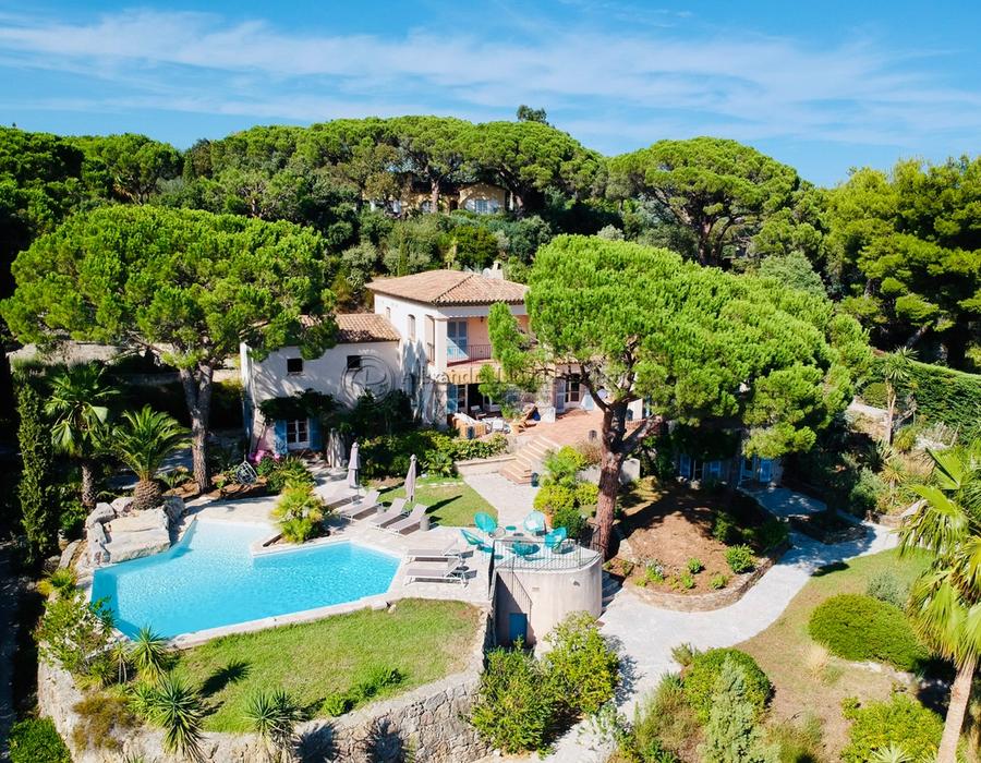 A lovely family home located in the Domaine de la Vallée, Gigaro 2