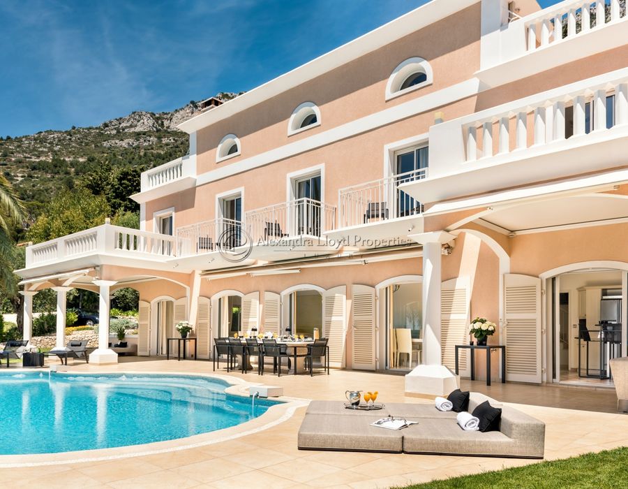 Lovely villa for rent in Cap d'Ail, with sea views 1