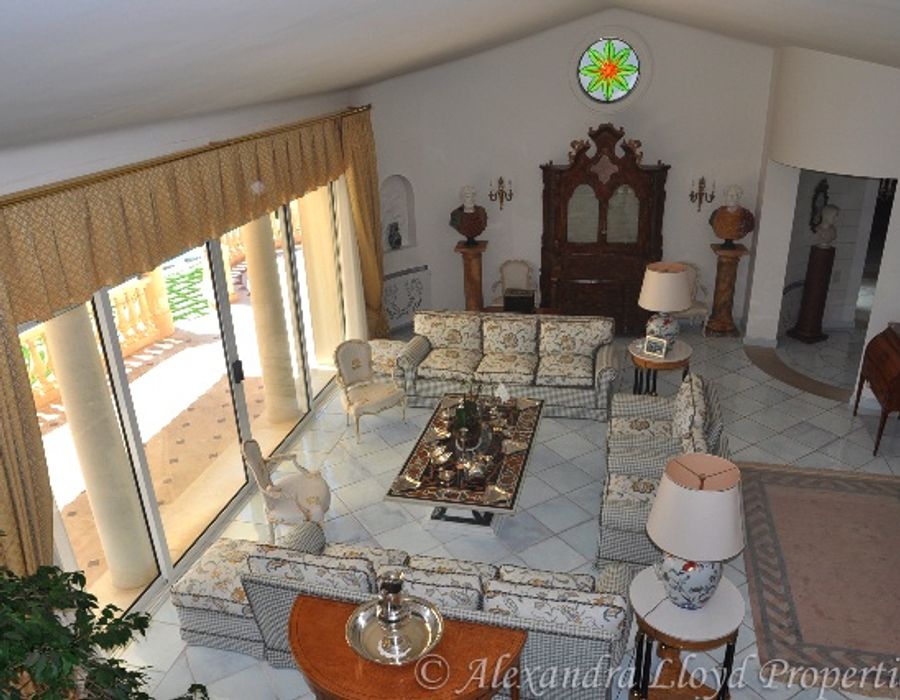 Large property on Saint Jean Cap Ferrat with wonderful gardens 3