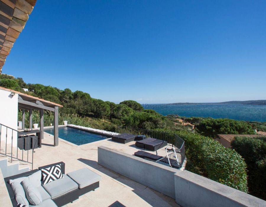 Overlooking Saint Tropez, a tastefully designed property in Beauvallon 2