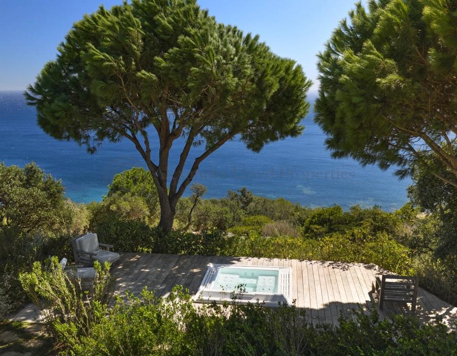 Prestigious Property for Rent in Ramatuelle with Refined Elegance 4