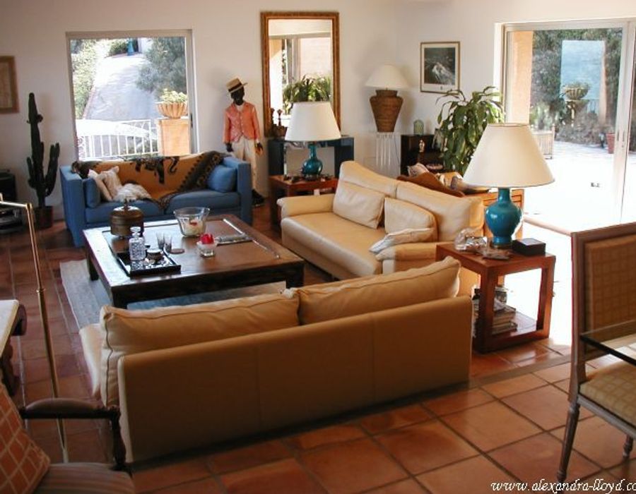 Stunning property in a private domain 3