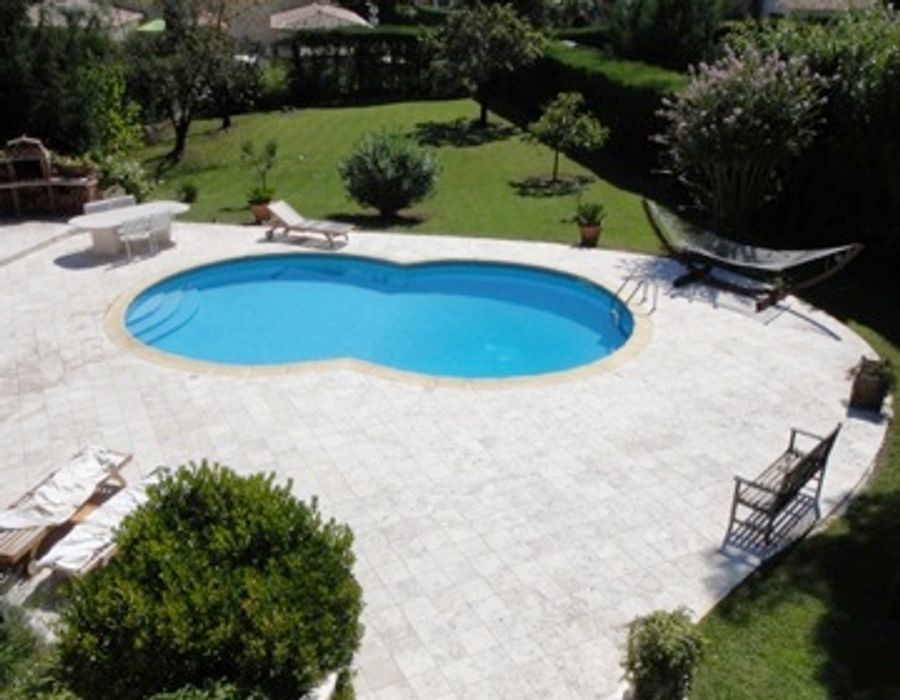 A lovely newly decorated Provencal villa in Mougins 4