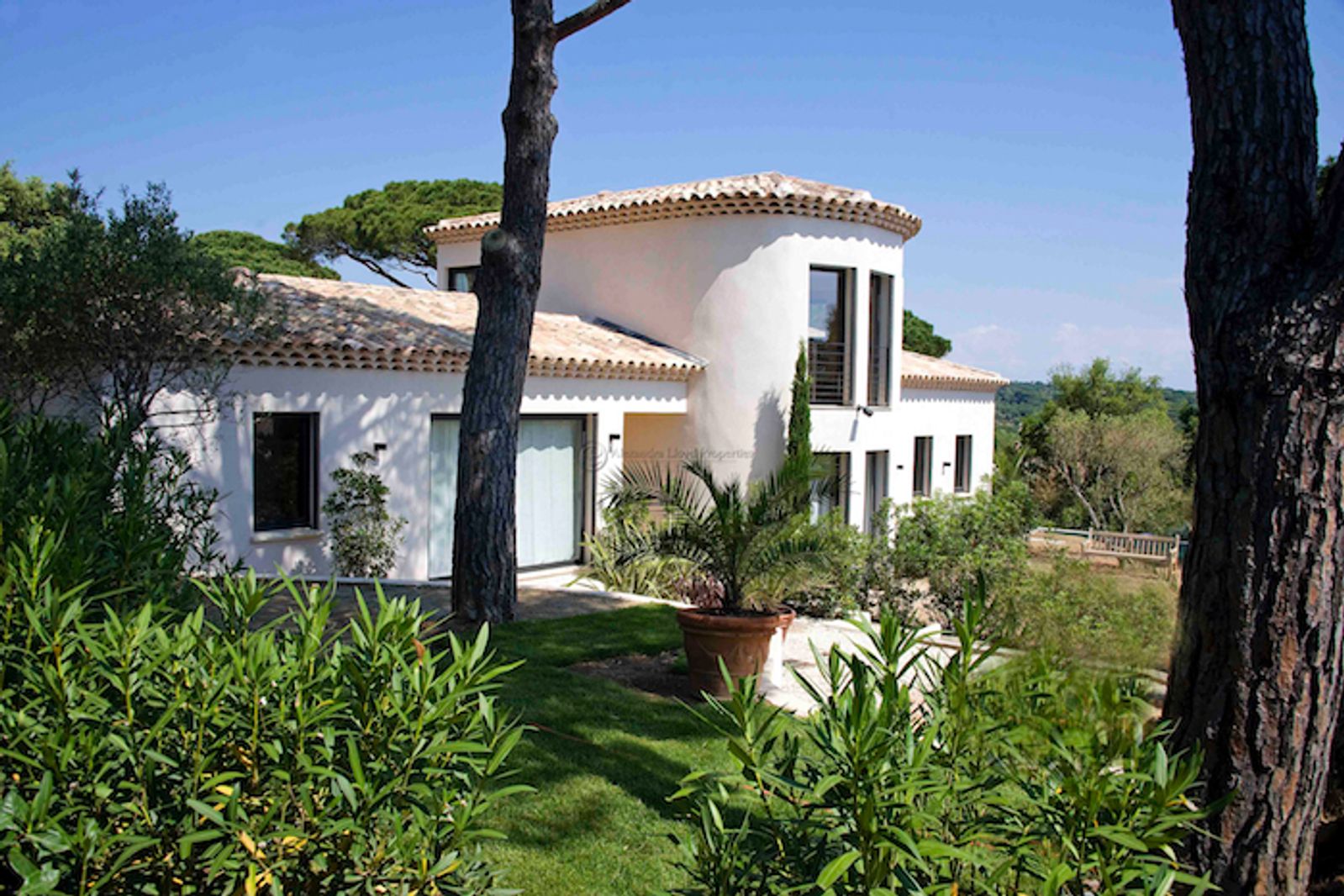 Lovely villa for rent in the Parc des Salins