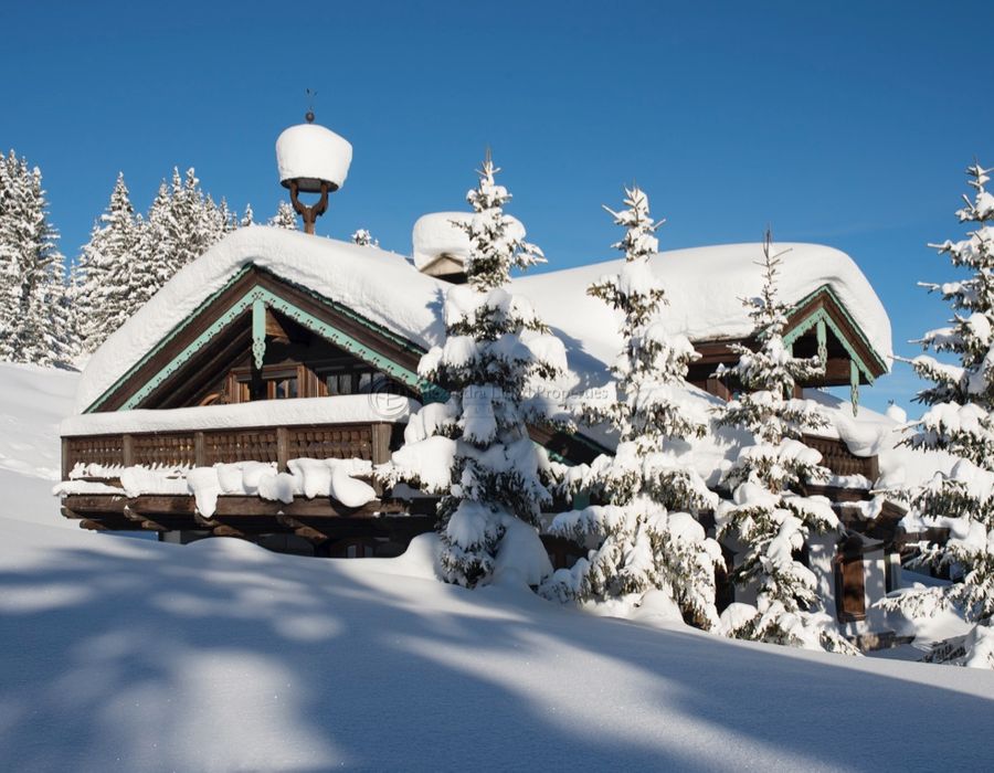 5* location, ski in ski out on the Bellecote slope, Courchevel 2