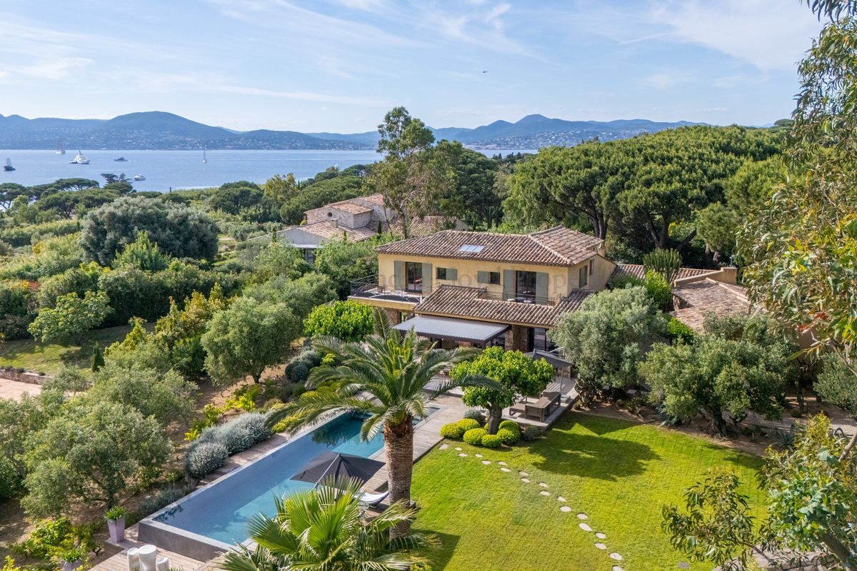 An Elegant Villa in the Heart of Les Parcs de Saint-Tropez