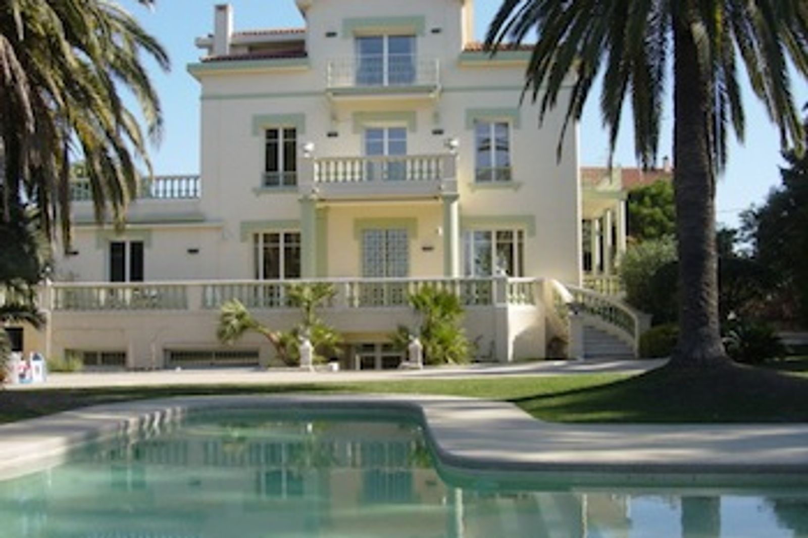 Magnificent villa 650 sqm with swimming pool
