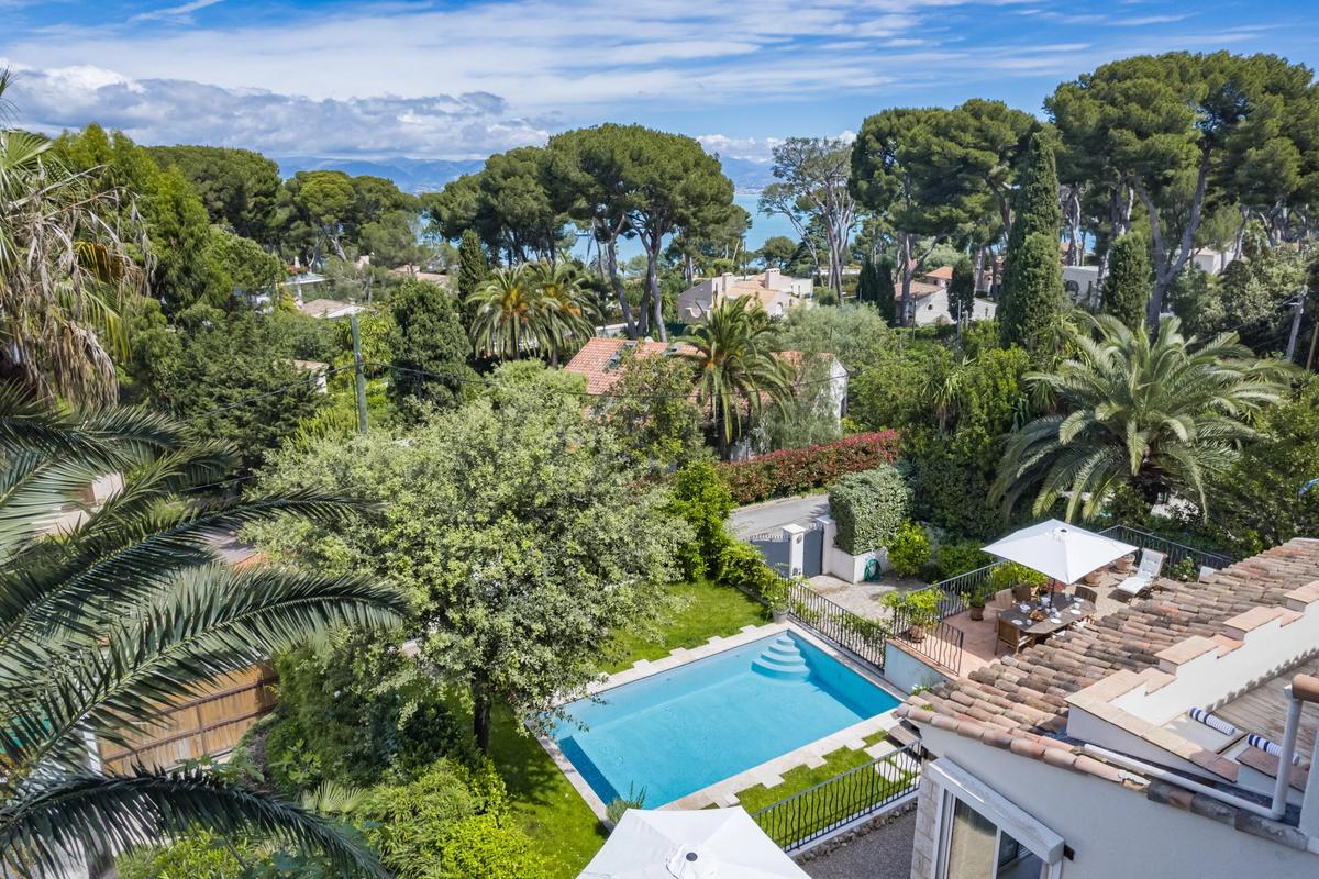 Villa 3 chambres près du phare de la Garoupe, Cap d'Antibes — vue mer et montagnes