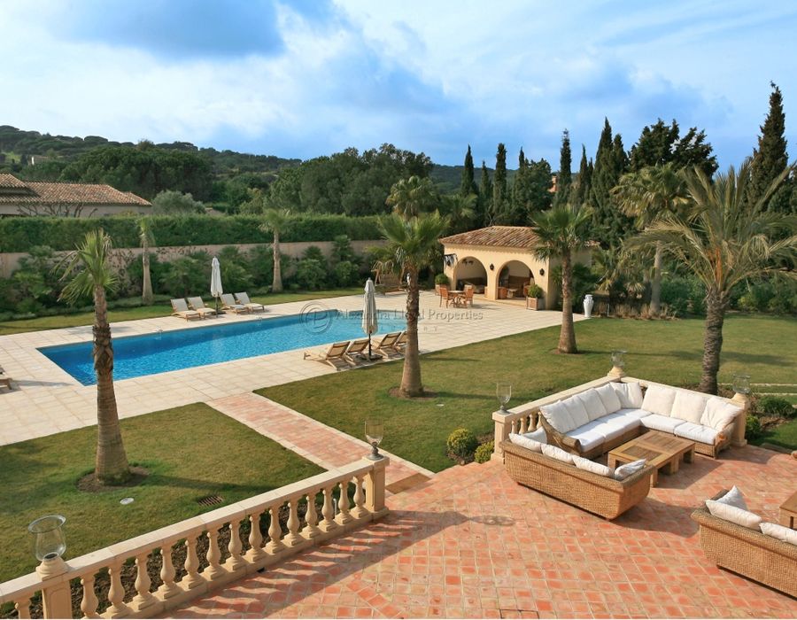 Large property with tennis courts in Les Salins, Saint Tropez 5