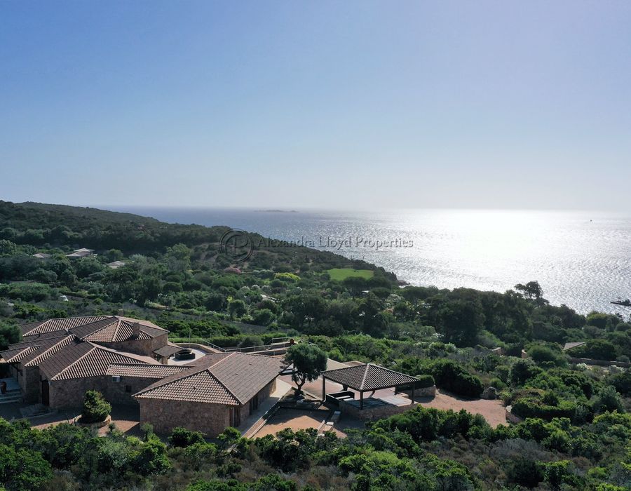 Wonderful villa for rent in Piantarella, Sperone, South Corsica 6