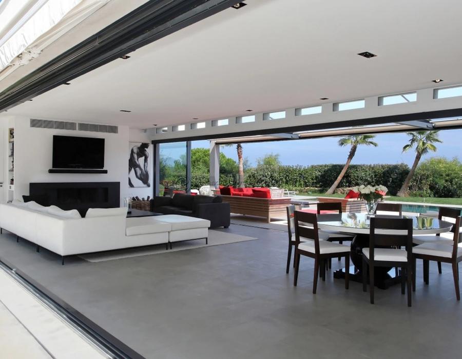 Stunning contemporary villa, walking distance from Club 55 3