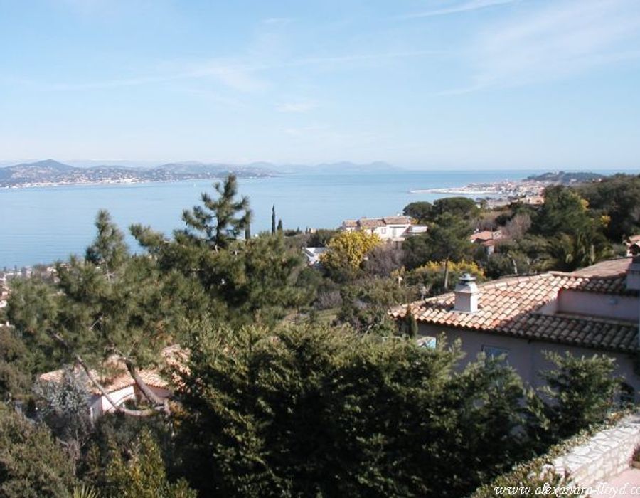 Stunning property in a private domain 1