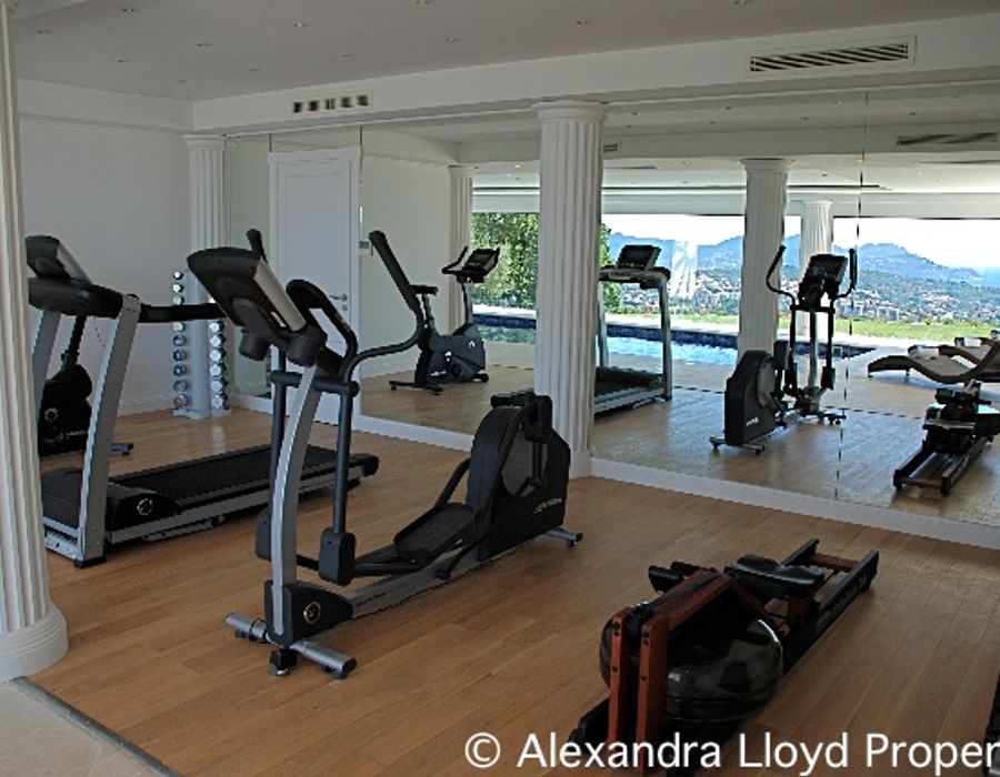 One of the most spectacular properties on the rental market - Mougins 1