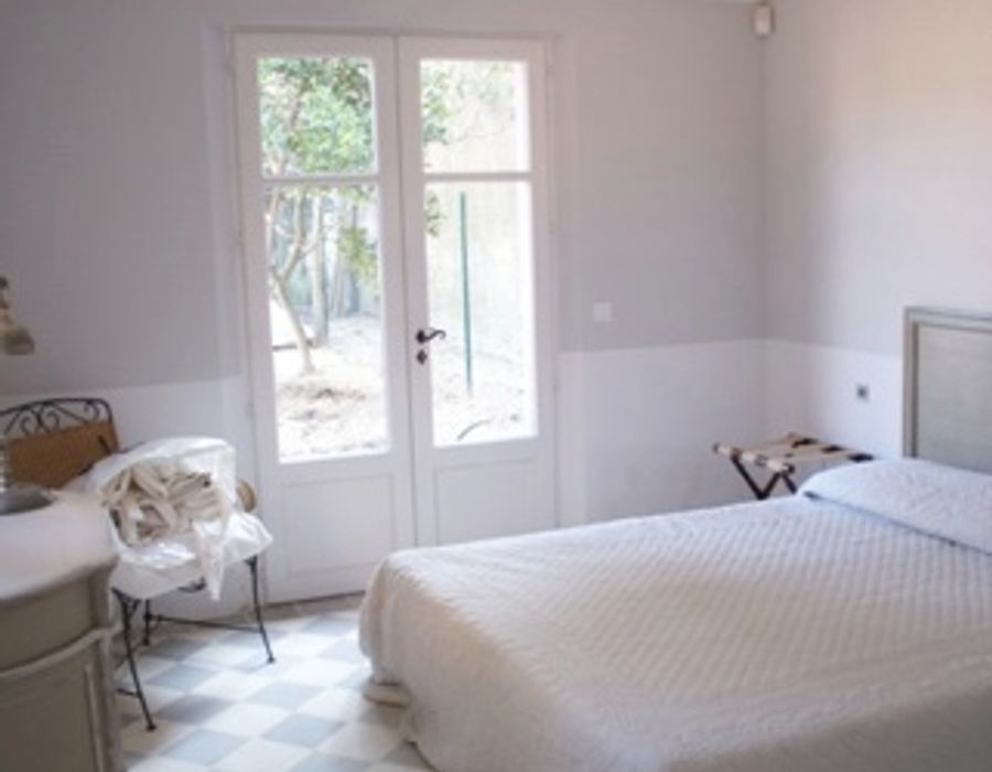 A charming property, ideally located behind the Place des Lices, Saint Tropez 5