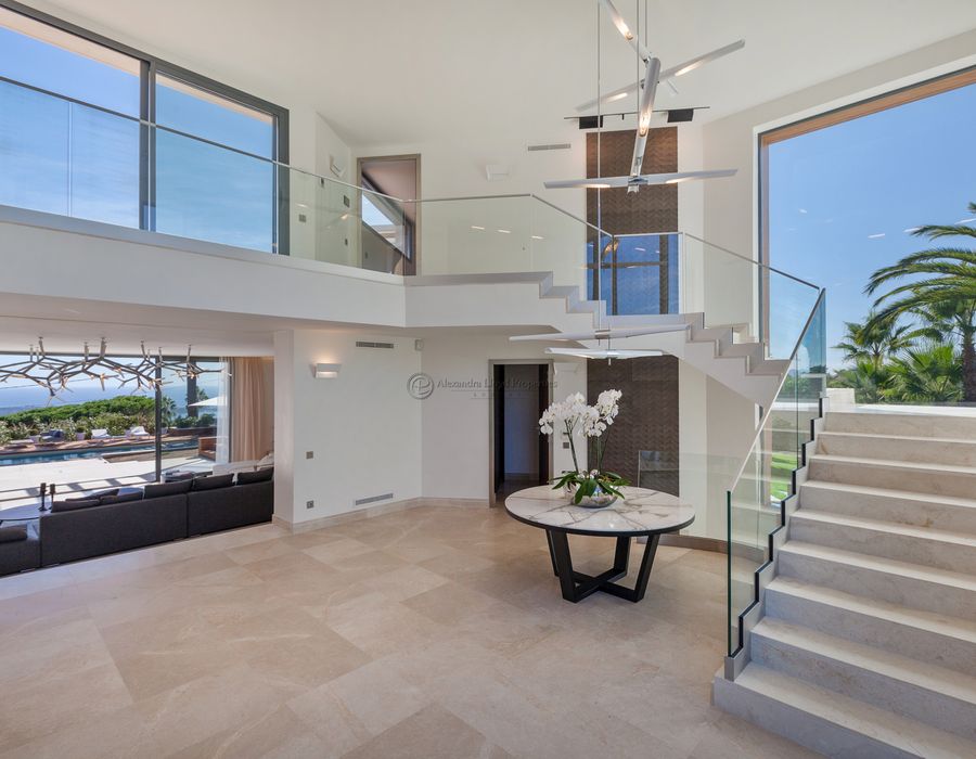 Stunning luxury villa for rent in Super Cannes 6
