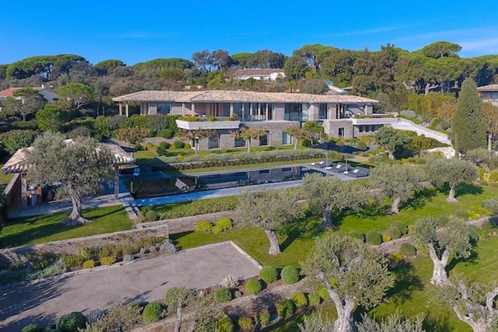 Ultra contemporary villa with exceptional views over Saint Tropez bay