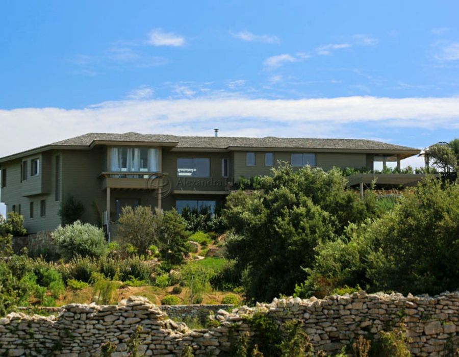 Stunning villa for rent in Sperone, South Corsica 2