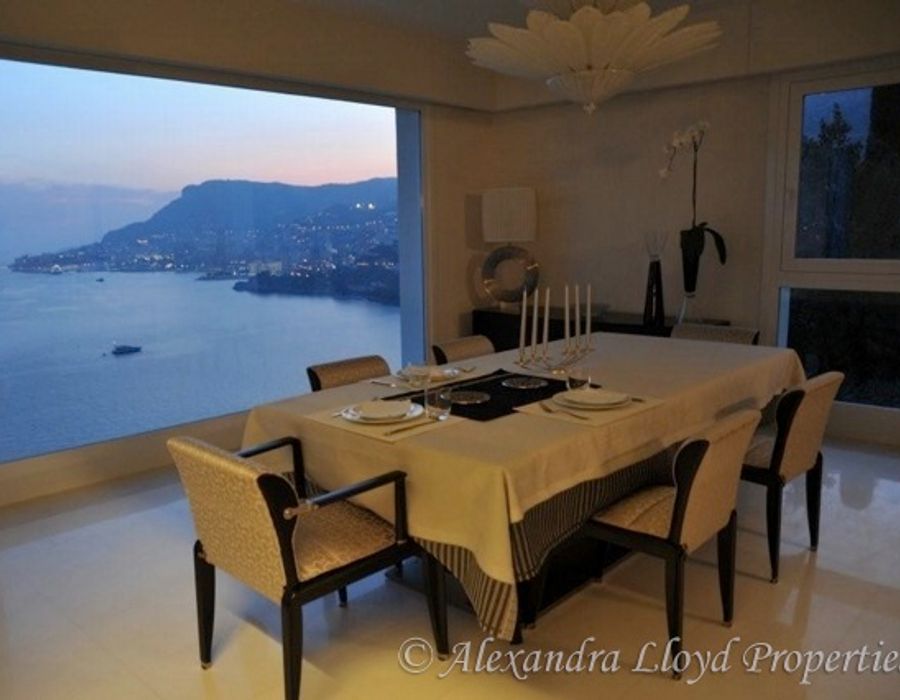 Contemporary villa in Roquebrune overlooking Monaco 2