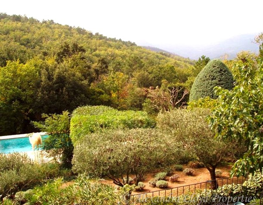 A lovely Bastide, camped on a south facing slope, overlooking the Maures. 4