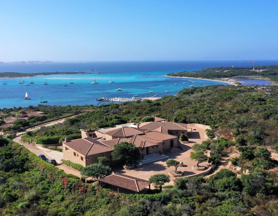 Wonderful villa for rent in Piantarella, Sperone, South Corsica 2