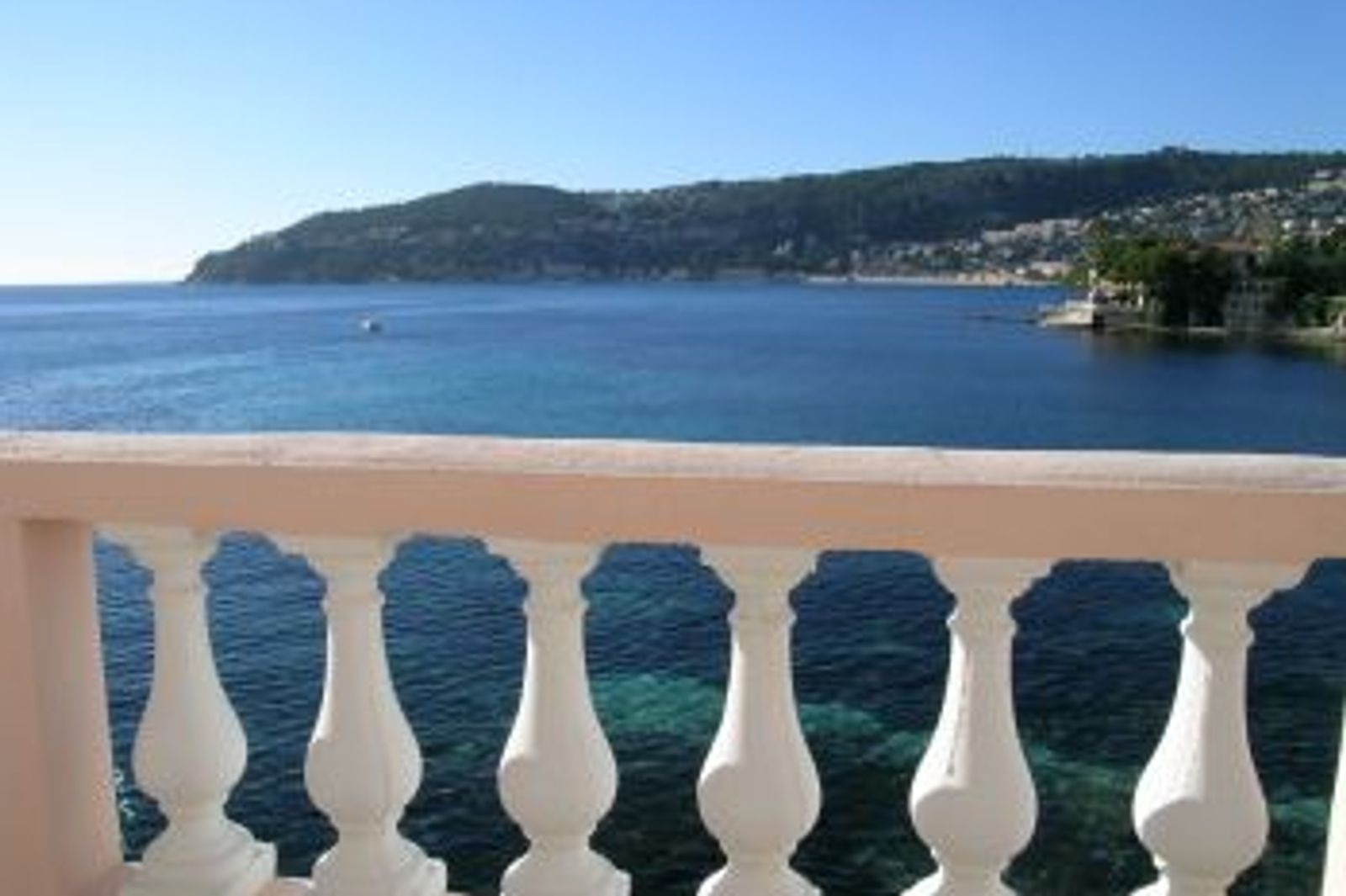 Waters edge property on the Cap Ferrat with direct sea access