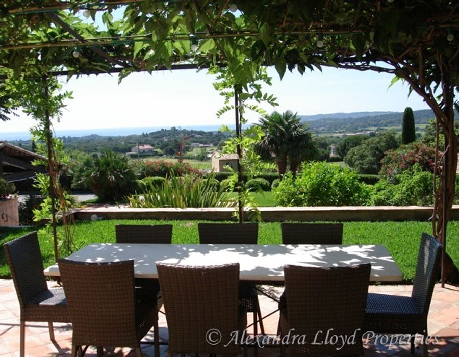 A lovely Provencal property in the Sainte Anne area of Saint Tropez 5
